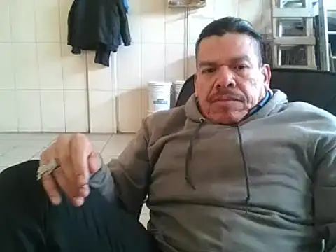 Snapshot of Oskr2024XXX chatting on 14, 2, 2025 Oskr2024XXX online show from 14, 2, 2025