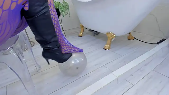 katherine glow online show from 18, 4, 2026