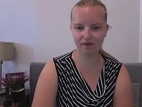 Snapshot of RoseTeacherX chatting on 2, 7, 2026 RoseTeacherX online show from 2, 7, 2026