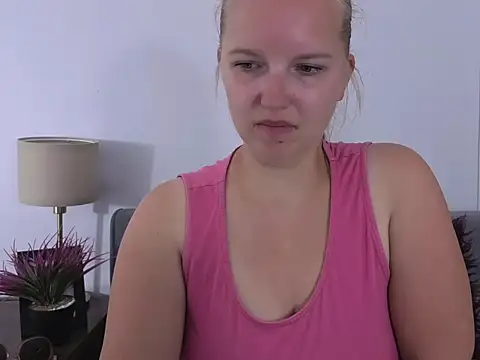 Snapshot of RoseTeacherX chatting on 8, 7, 2026 RoseTeacherX online show from 8, 7, 2026