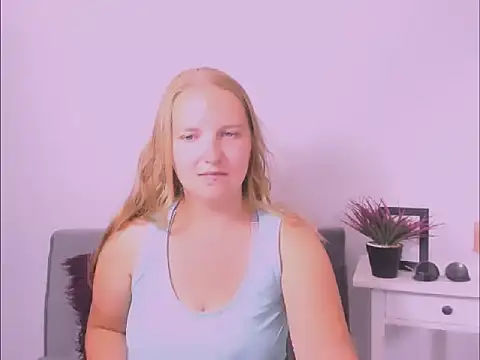 Snapshot of RoseTeacherX chatting on 3, 8, 2026 RoseTeacherX online show from 3, 8, 2026