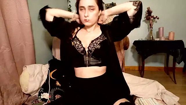 missclochette online show from 17, 6, 2026