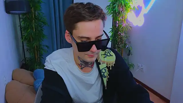 Snapshot of dri11fi11 chatting on 15, 4, 2026 dri11fi11 online show from 15, 4, 2026