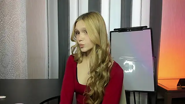 Snapshot of AdelineCrash chatting on 16, 4, 2026 AdelineCrash online show from 16, 4, 2026