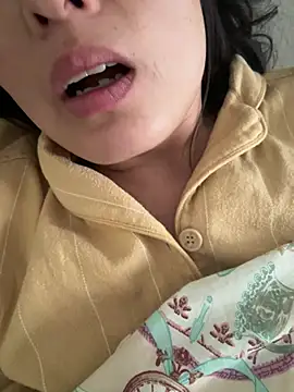 Faye-baby online show from 17, 4, 2026