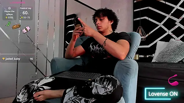 Snapshot of JayTaylorr chatting on 8, 7, 2026 JayTaylorr online show from 8, 7, 2026