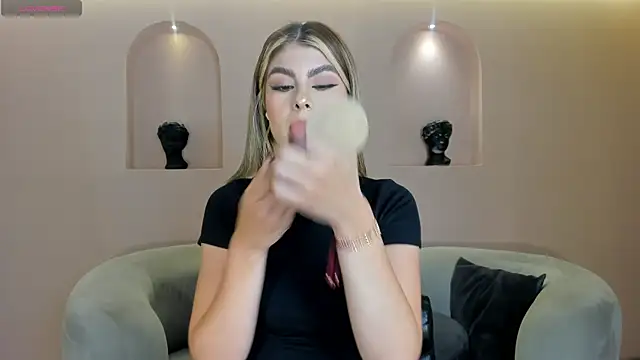MiaSilvaX online show from 9, 7, 2026