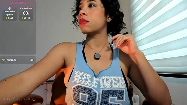 Laena Castillo online show from 18, 4, 2026