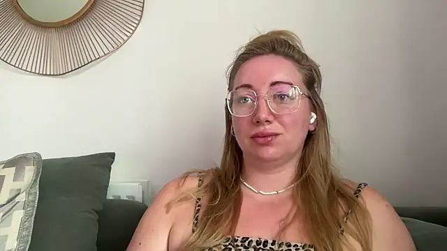arielsweetieee online show from 22, 6, 2026