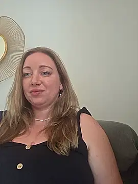 arielsweetieee online show from 28, 7, 2026