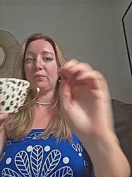 arielsweetieee online show from 31, 7, 2026