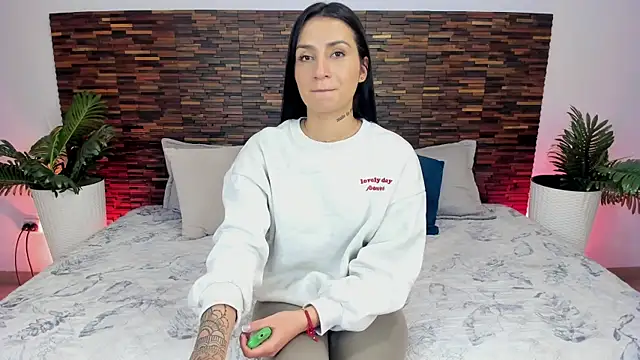 Snapshot of valkiriia__ chatting on 6, 7, 2026 valkiriia online show from 6, 7, 2026