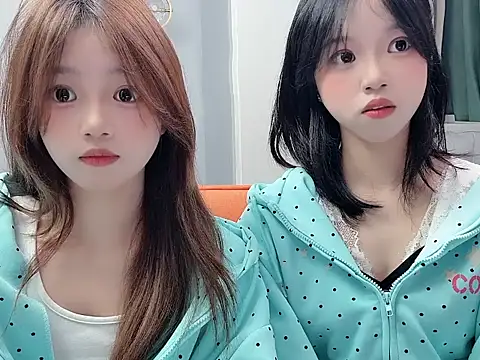 TwinXXbaby online show from 18, 4, 2026