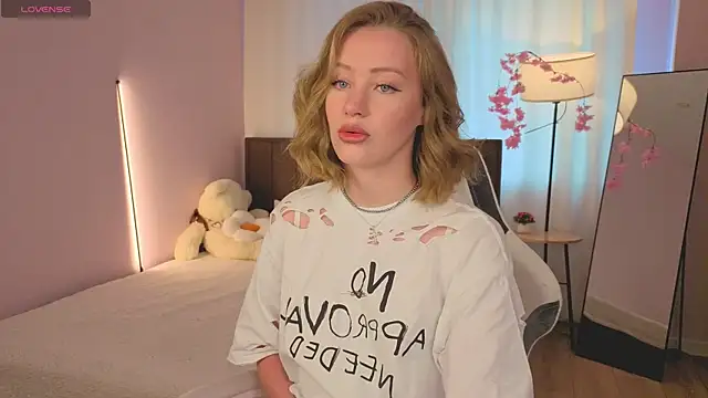 EvaHamilton online show from 10, 7, 2026
