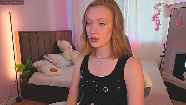 EvaHamilton online show from 13, 7, 2026