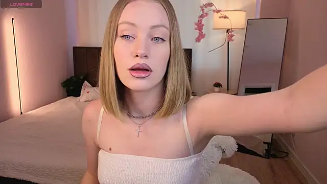 EvaHamilton online show from 21, 7, 2026
