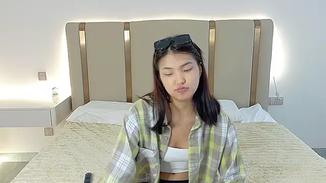 Snapshot of Maiaxoxo chatting on 5, 7, 2026 Maiaxoxo online show from 5, 7, 2026