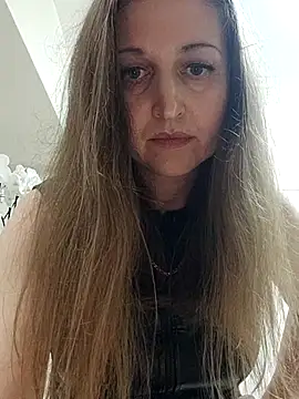 irresistibelle online show from 24, 4, 2026