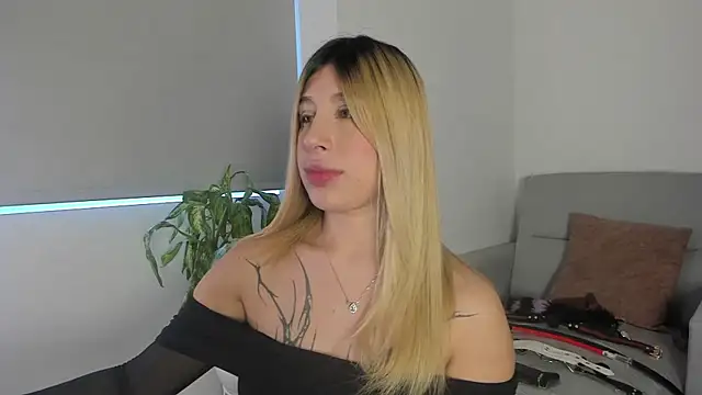 lolyblowsisa online show from 2, 7, 2026