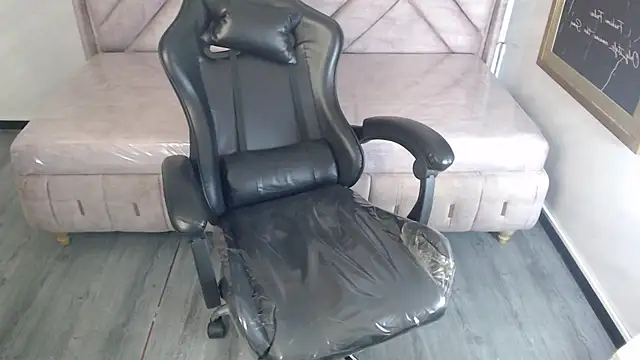 Red Angel v online show from 23, 4, 2026