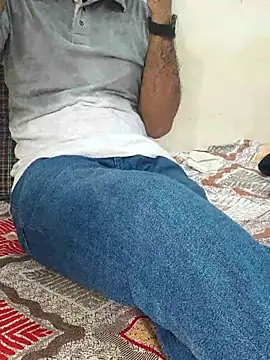 Snapshot of anup_dick chatting on 4, 8, 2026 anup dick online show from 4, 8, 2026