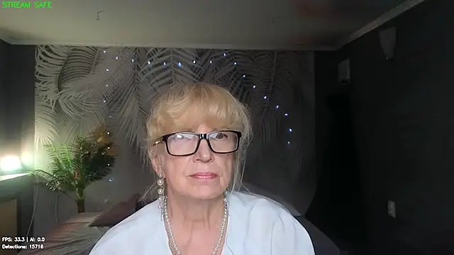 Snapshot of Dr_Mireille chatting on 29, 7, 2026 Dr Mireille online show from 29, 7, 2026