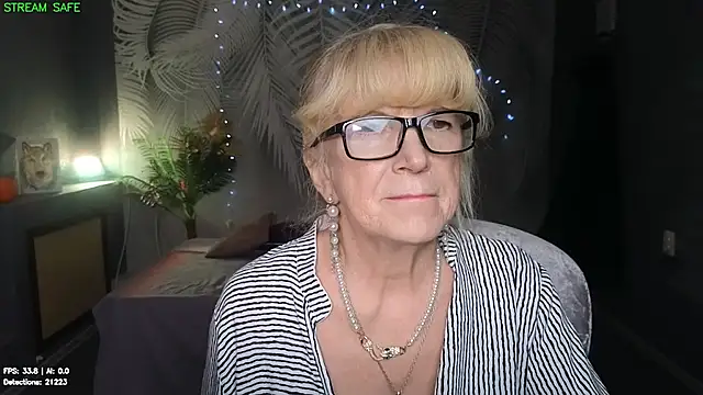 Snapshot of Dr_Mireille chatting on 31, 7, 2026 Dr Mireille online show from 31, 7, 2026
