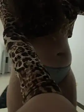 alana lee23 online show from 27, 4, 2026