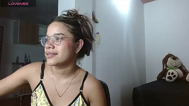 Snapshot of little_babyboo_ chatting on 11, 7, 2026 little babyboo online show from 11, 7, 2026
