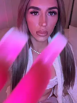 Hisnaughtylilthing online show from 29, 4, 2026