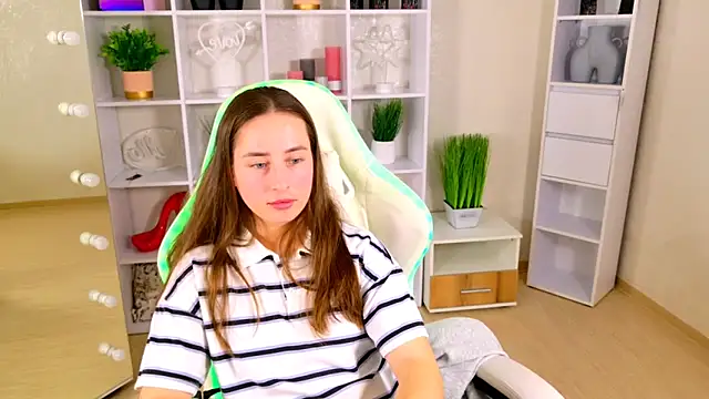 NadinnL online show from 26, 4, 2026