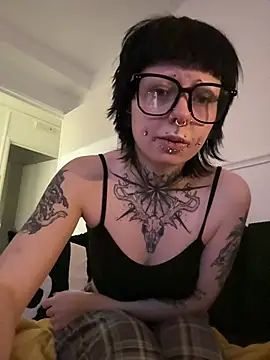 Cherry Bomb xoxo online show from 6, 5, 2026
