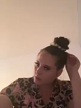 Poppylooloo online show from 14, 6, 2026
