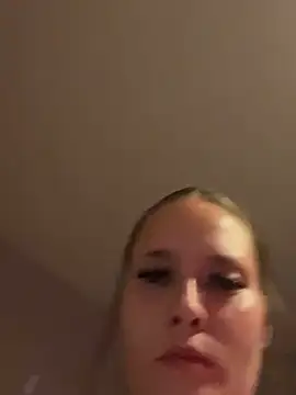 Poppylooloo online show from 28, 7, 2026