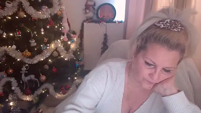 Divineblond online show from 15, 12, 2025