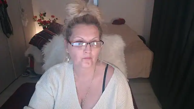 Divineblond online show from 3, 2, 2026