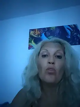 Divineblond online show from 5, 7, 2026