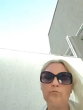 Divineblond online show from 10, 7, 2026