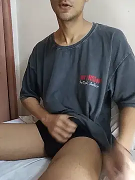 Snapshot of skinny_raj chatting on 10, 7, 2026 skinny raj online show from 10, 7, 2026