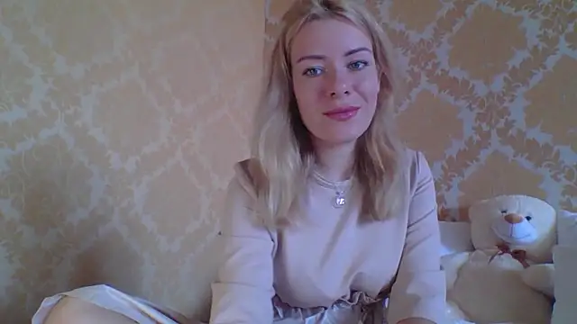 Softy Aura  online show from 25, 7, 2026