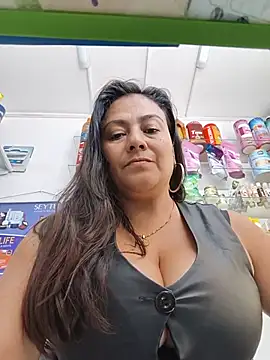 Snapshot of roxana_sexy_2026 chatting on 27, 6, 2026 roxana sexy 2026 online show from 27, 6, 2026