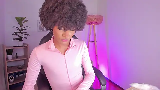 NaomiSaenz  online show from 12, 7, 2026