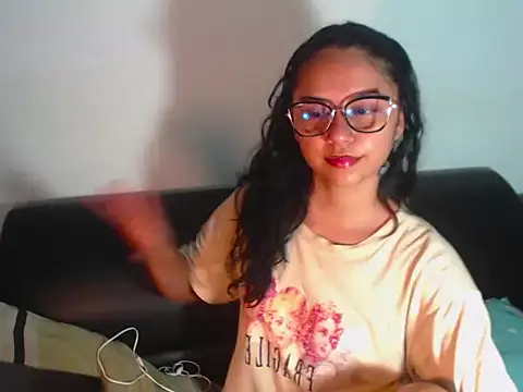 BellaLuxxs online show from 10, 7, 2026