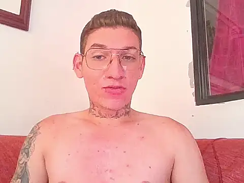 Snapshot of gonzalez_2001 chatting on 2, 5, 2026 gonzalez 2001 online show from 2, 5, 2026