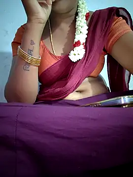 Snapshot of Tamil_Hot_HoneyBee chatting on 25, 6, 2026 Tamil Hot HoneyBee online show from 25, 6, 2026