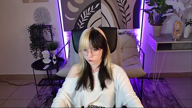 Snapshot of NyxCalderra chatting on 22, 7, 2026 NyxCalderra online show from 22, 7, 2026