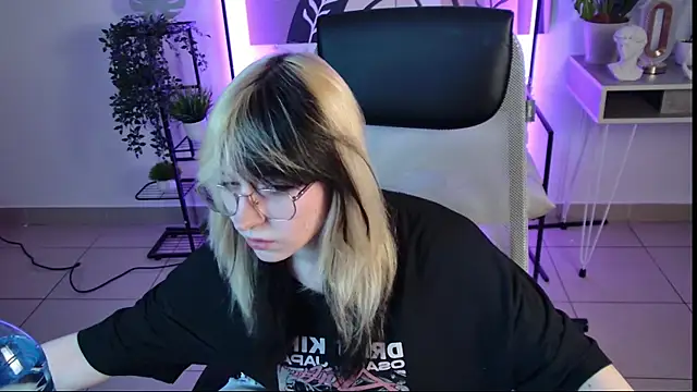 Snapshot of NyxCalderra chatting on 3, 8, 2026 NyxCalderra online show from 3, 8, 2026