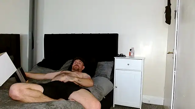 Naughtybihubbyxx online show from 5, 5, 2026