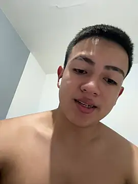 santiagoo madrid online show from 27, 4, 2026