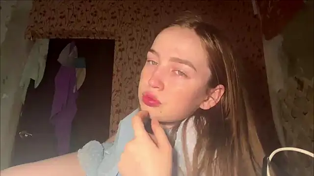 Chloooee online show from 12, 5, 2026